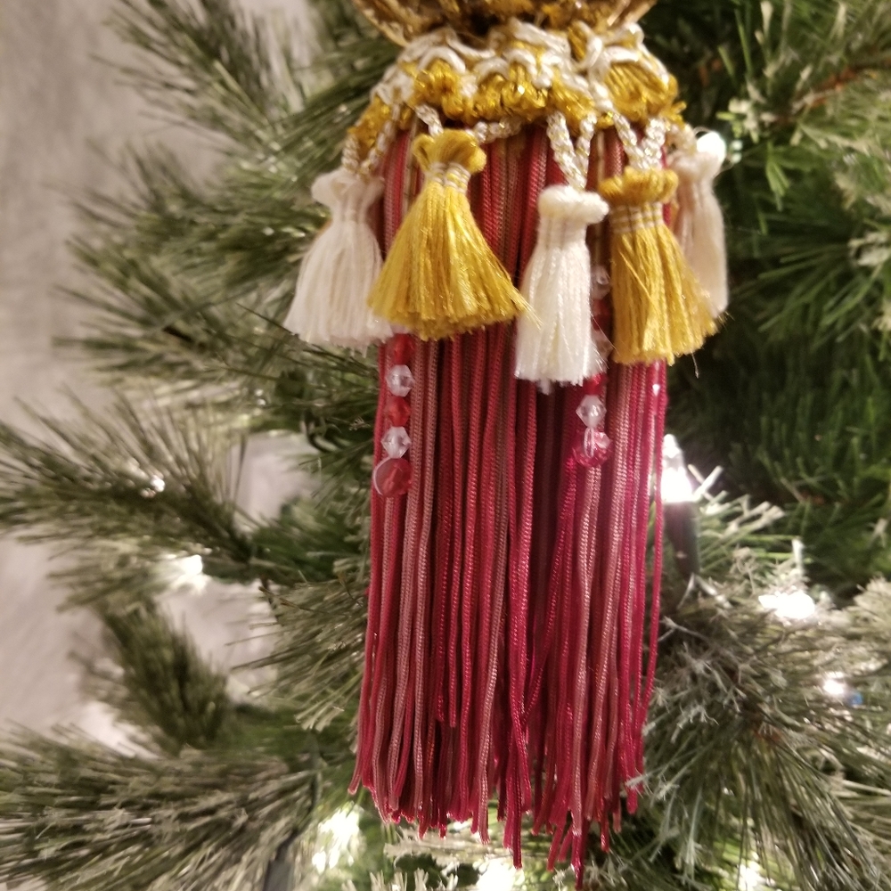 Burgandy tassel Christmas ornament - Picture 2 of 2